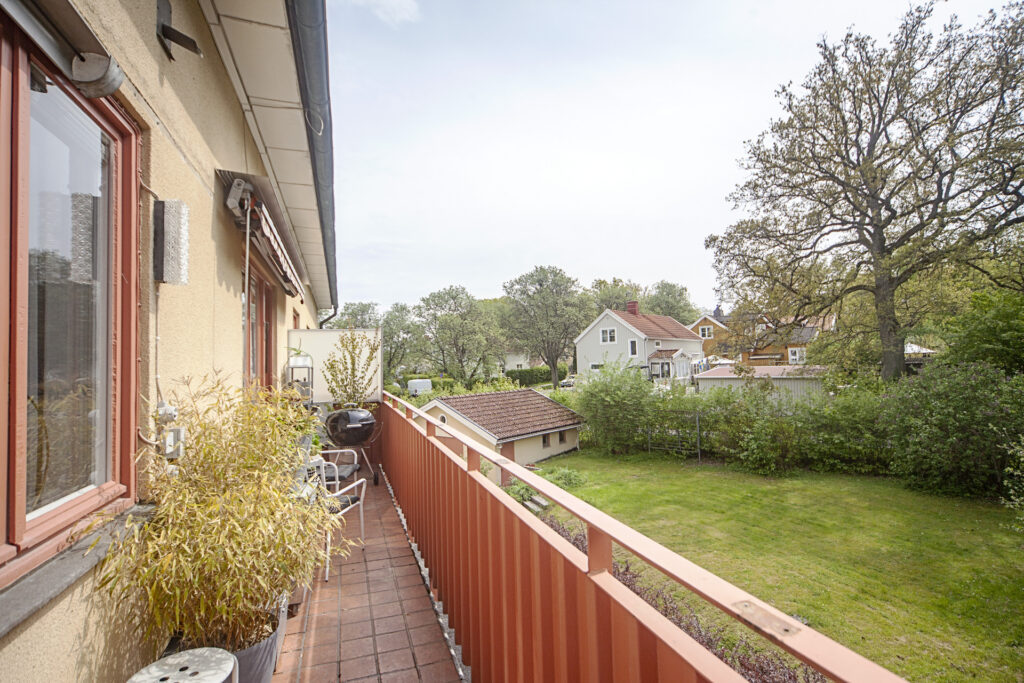 7. Fasadrenovering 2 planshus Älta Lindalen